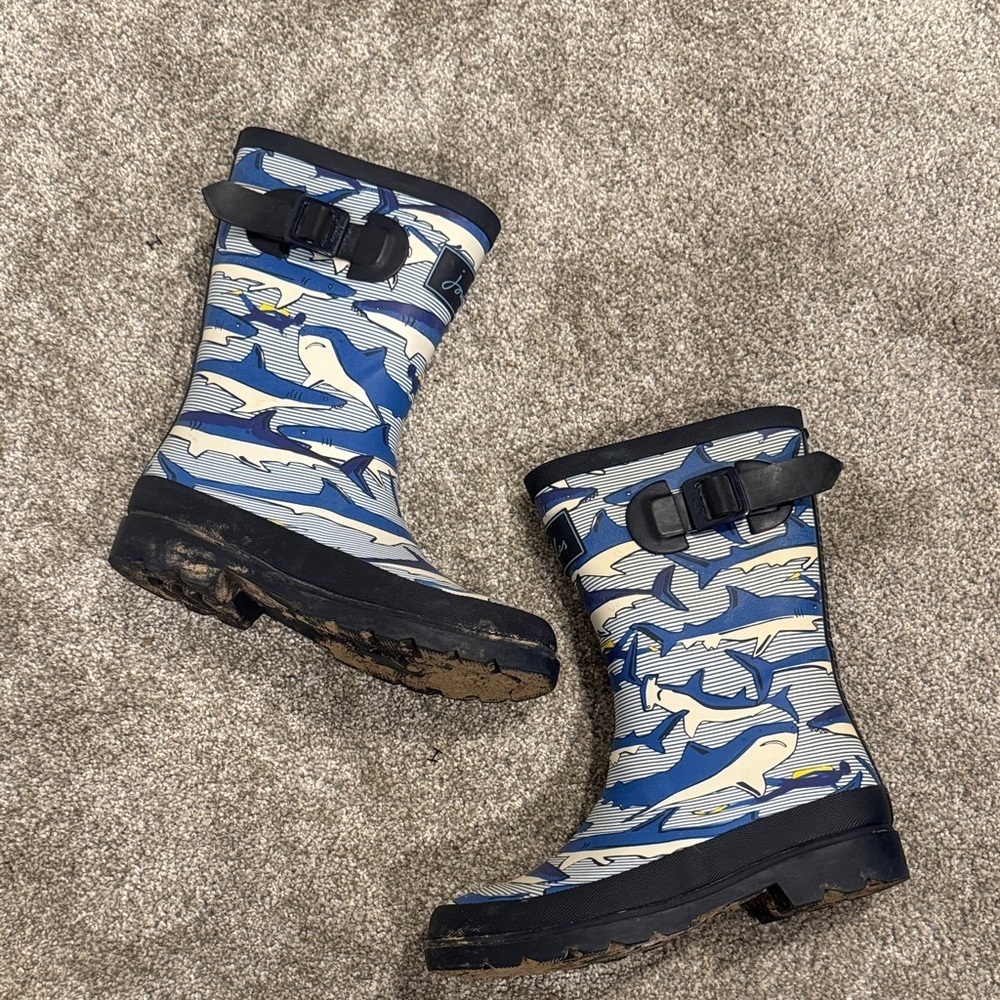 Joules Shark Print Rain Boots Boys Size 4 Blue Waterproof Buckle Wellies - Picture 1 of 3